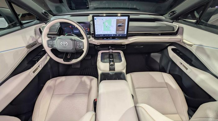 Nội thất Toyota Highlander EV. Ảnh: Carscoops