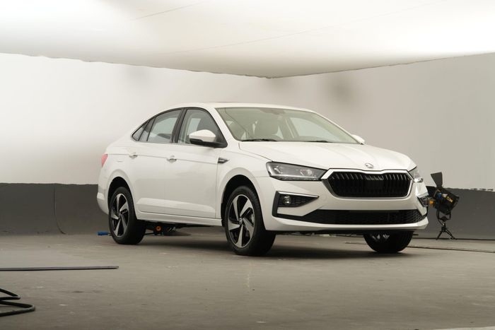 Skoda Slavia được đại lý ngoài bán với giá chỉ còn khoảng 421 triệu đồng, ngang ngửa xe hạng A. Ảnh minh hoạ