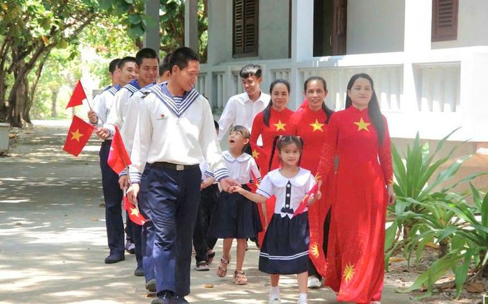 Các học sinh trên các đảo của Đặc khu Trường Sa háo hức đón ngày khai giảng