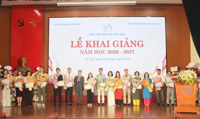 Học viện Phụ nữ Việt Nam tiếp nhận tài trợ học bổng của các tổ chức, cá nhân.