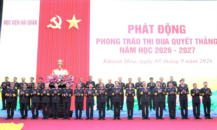 Các đại biểu tại buổi lễ phát động Phong trào thi đua Quyết thắng năm học 2026-2027.