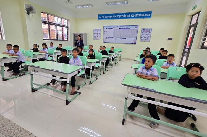 Các em học sinh được học tập, sinh hoạt với cơ sở vật chất đầy đủ, hiện đại