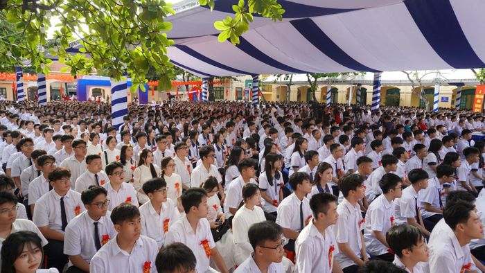 Học sinh Trường THPT Ngô Quyền, TP. Hải Phòng dự khai giảng năm học mới 2026-2027.