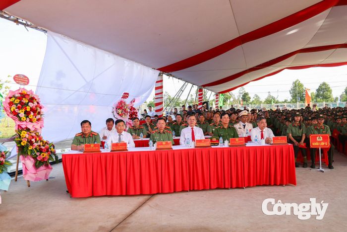 Các đại biểu tham dự Lễ khai giảng năm học 2026 - 2027 của Trường Văn hóa Công an nhân dân III.