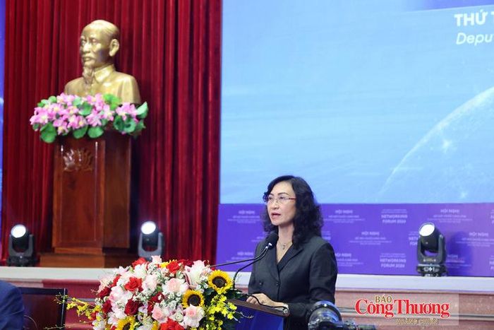 Thứ trưởng Bộ Công Thương Phan Thị Thắng phát biểu khai mạc hội nghị.