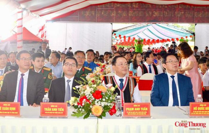 Dự Lễ khai giảng năm học 2026-2027 và khánh thành Trường Phổ thông nội trú liên cấp Tiểu học và THCS Ia Púch có Phó Thủ tướng Chính phủ Hồ Quốc Dũng cùng lãnh đạo các bộ, ngành Trung ương.