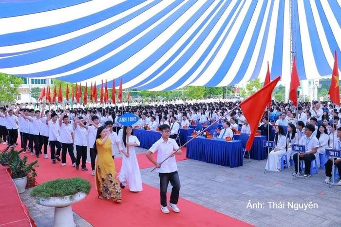 Lễ khai giảng năm học 2026 - 2027 tại Trường THPT Chuyên Thái Nguyên. Ảnh: Cổng thông tin điện tử tỉnh Thái Nguyên
