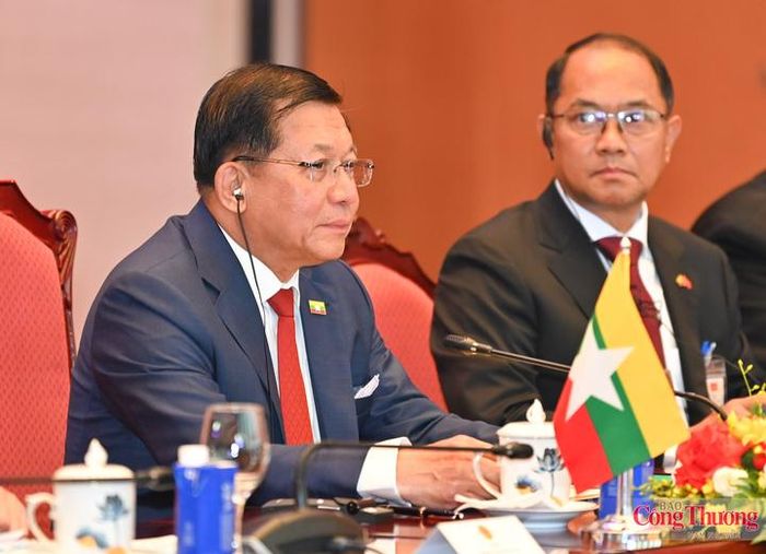 Tổng thống Myanmar Min Aung Hlaing phát biểu tại hội đàm.