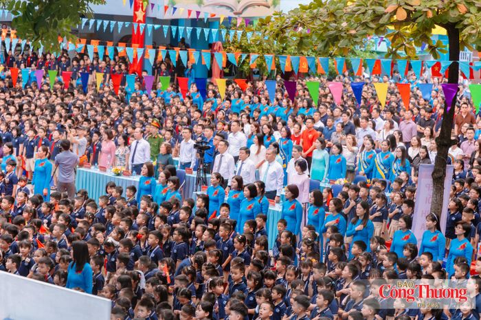 “Đổi mới tư duy”, biến khát vọng thành hành động không nên chỉ dừng ở khẩu hiệu của một năm học, đó phải là sự thay đổi bền bỉ trong từng ngôi trường, từng người thầy và trong mỗi học sinh.