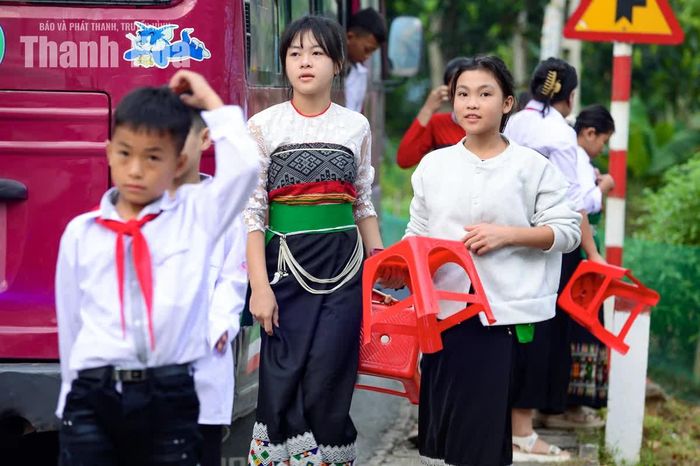Với các em, năm học mới là hành trình chinh phục con chữ, mở rộng hiểu biết và nuôi dưỡng những ước mơ nơi vùng biên xa xôi.