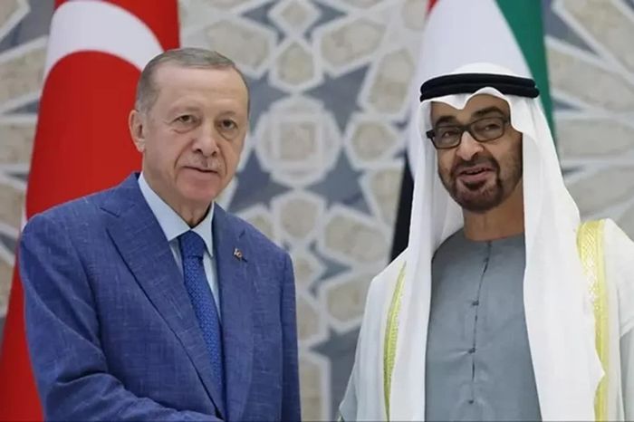 Tổng thống Recep Tayyip Erdogan và Tổng thống Các Tiểu vương quốc Arab Thống nhất (UAE) Sheikh Mohammed bin Zayed Al Nahyan. Ảnh: Ilkha.