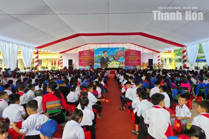Học sinh Trường Phổ thông Nội trú Tiểu học và THCS Tam Lư dự lễ khai giảng.