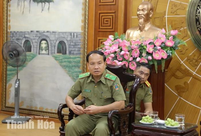 Thiếu tướng Phết Sỏn In Su Phăn, Giám đốc Công an tỉnh Hủa Phăn phát biểu tại buổi tiếp.