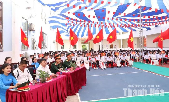 Quang cảnh lễ khai giảng.