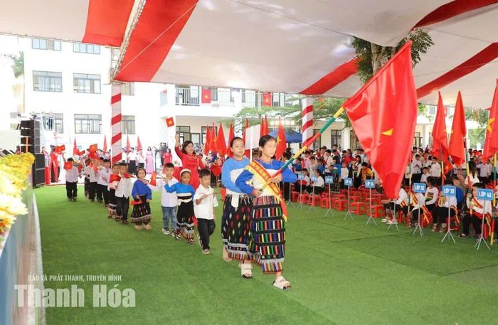 Học sinh Trường Phổ thông nội trú TH&THCS Yên Khương tại lễ khai giảng.