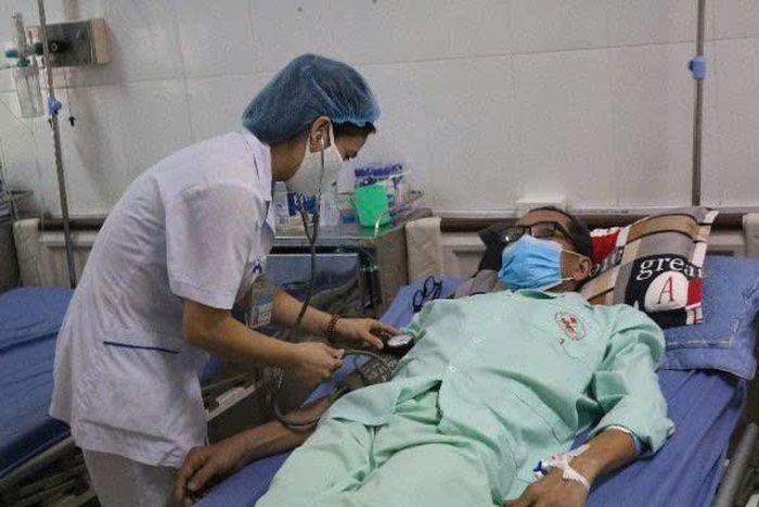 Việc tăng mức hưởng bảo hiểm y tế góp phần giảm gánh nặng chi phí cho người bệnh. Ảnh: Duy Nguyễn.