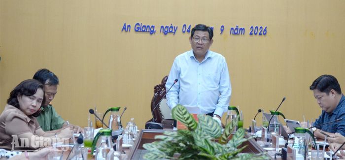 Phó Chủ tịch UBND tỉnh An Giang Ngô Công Thức phát biểu tại cuộc họp.