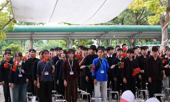  Không khí chuẩn bị khai giảng tại điểm cầu trung tâm tỉnh Bắc Ninh - Trường Phổ thông Dân tộc Nội trú tỉnh. 