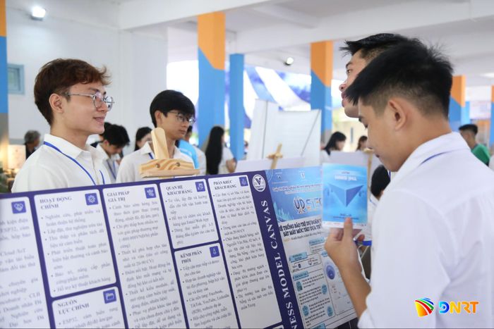 Học sinh, sinh viên tham gia tại Cuộc thi khởi nghiệp Startup Runway 2026 Trường Đại học Kinh tế (Đại học Đà Nẵng). Ảnh: THU HÀ