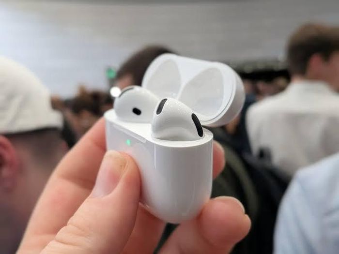 Apple hé lộ phiên bản AirPods mới cực độc đáo.