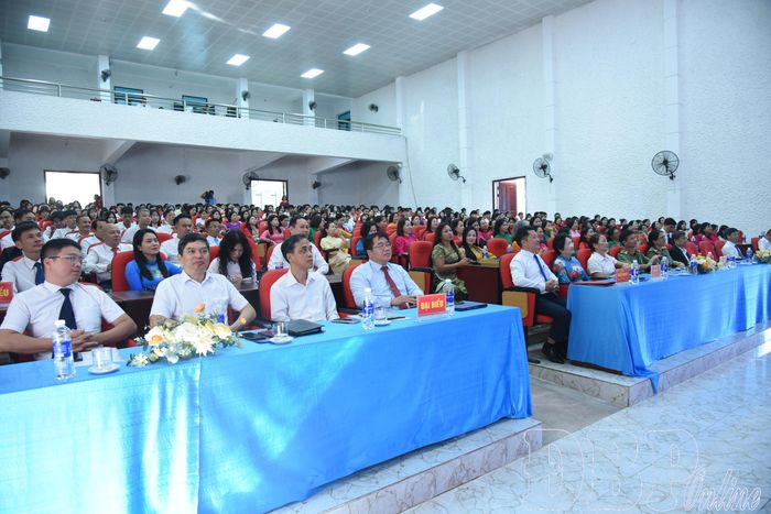 Đại biểu tham dự Lễ Khai giảng năm học 2026 - 2027 tại Phân hiệu Đại học Thái Nguyên tại Điện Biên.