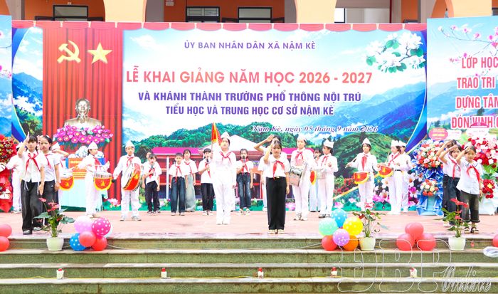 Tiết mục văn nghệ chào mừng Lễ khai giảng năm học mới.