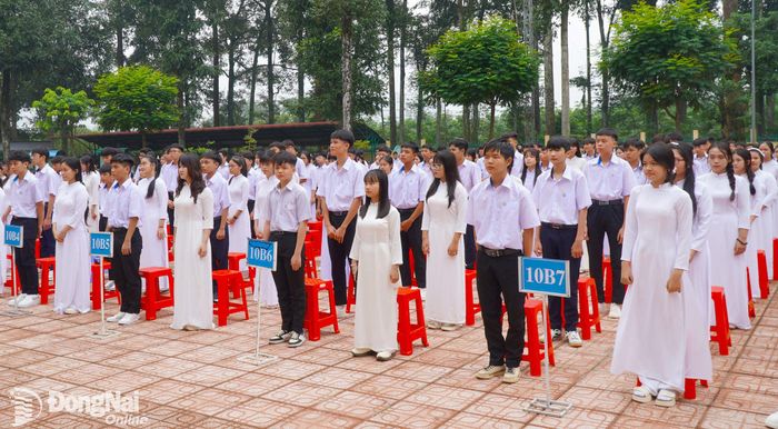 Lễ đón chào 286 học sinh khối 10 Trường THPT Trần Phú năm học 2026-2027. Ảnh: An Nhơn