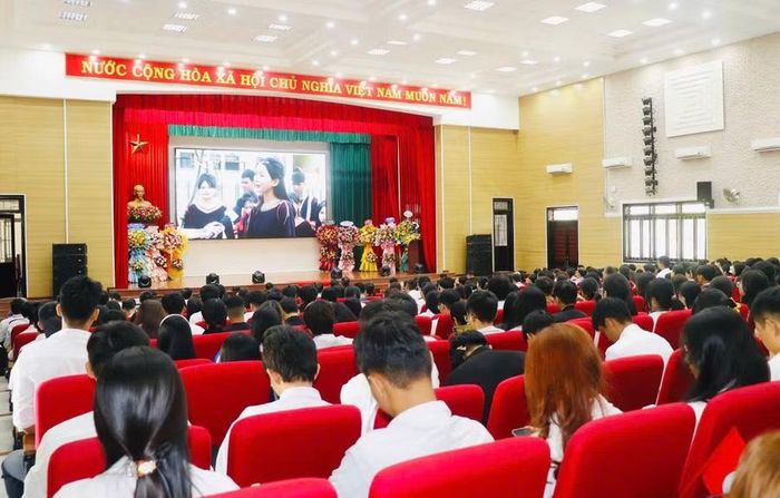 Quang cảnh lễ khai giảng. Ảnh: H.Đ