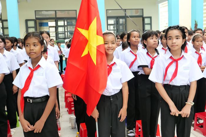 Học sinh Trường Phổ thông Dân tộc nội trú THCS và THPT Pi Năng Tắc tham dự lễ khai giảng.