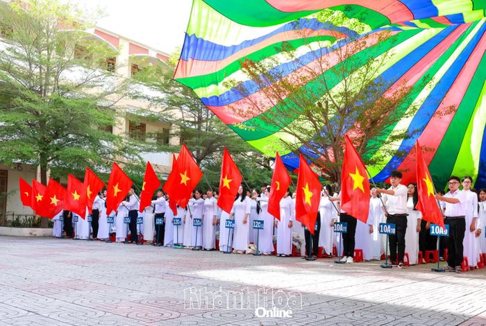 Năm học 2026 - 2027, Trường THPT Nguyễn Chí Thanh có 2.843 học sinh.