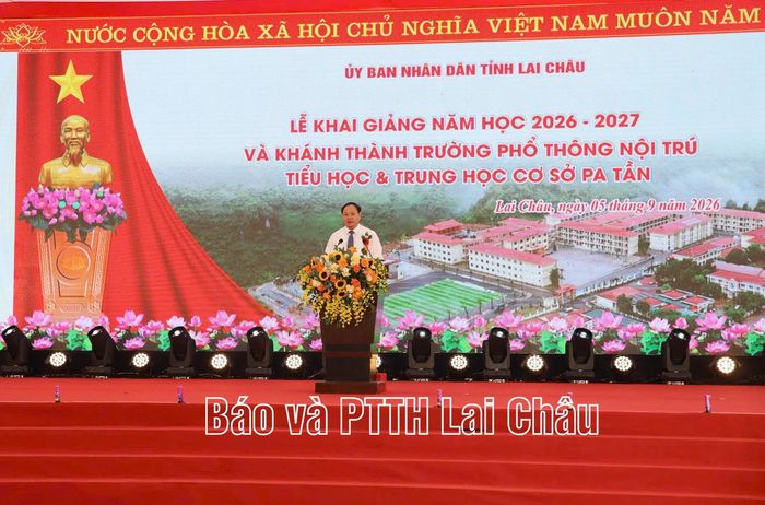 Đồng chí Lê Minh Ngân - Bí thư Tỉnh ủy, Chủ tịch HĐND tỉnh đọc thư gửi ngành Giáo dục nhân dịp Khai giảng năm học mới 2026-2027.