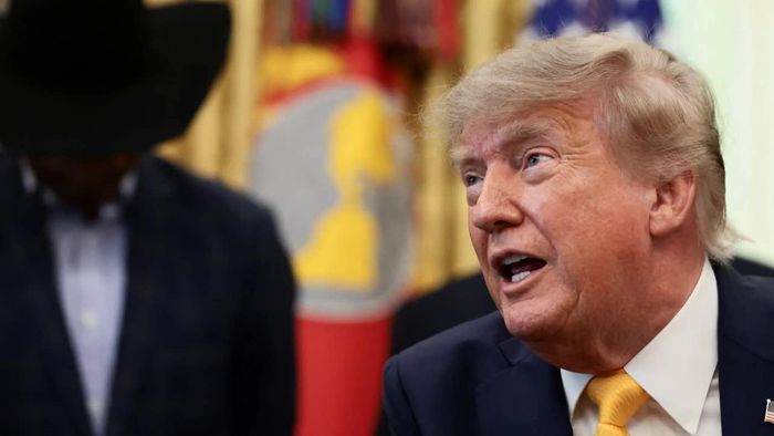 Tổng thống Mỹ Donald Trump cho biết quân đội Mỹ có thể sớm tấn công núi Pickaxe của Iran. (Ảnh: Reuters)