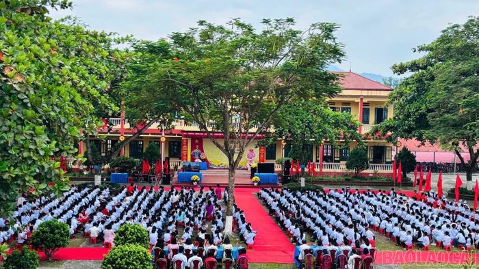 Quang cảnh Lễ Khai giảng năm học mới tại Trường Tiểu học Yên Phú, xã Xuân Ái.