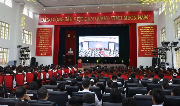 Quang cảnh lễ khai giảng tại Phân hiệu Đại học Thái Nguyên tại tỉnh Lào Cai.