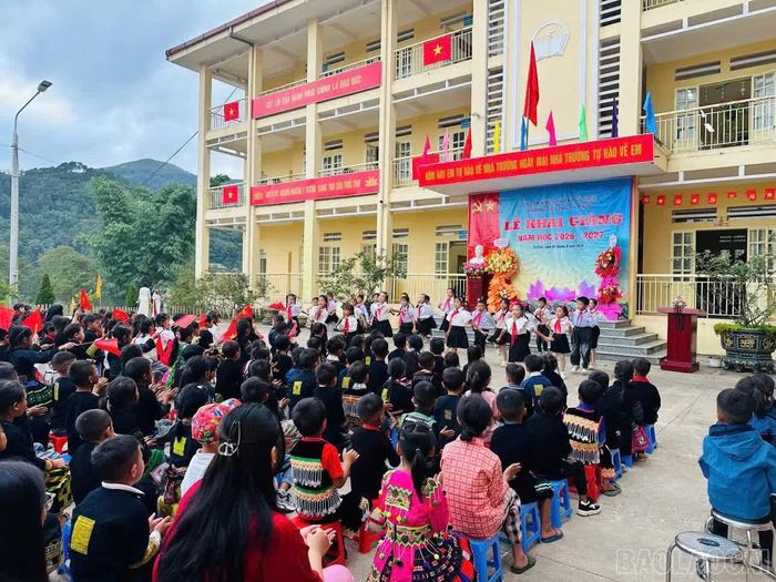 Không khí vui tươi tại Lễ Khai giảng năm học mới tại Trường Tiểu học Tả Phìn.