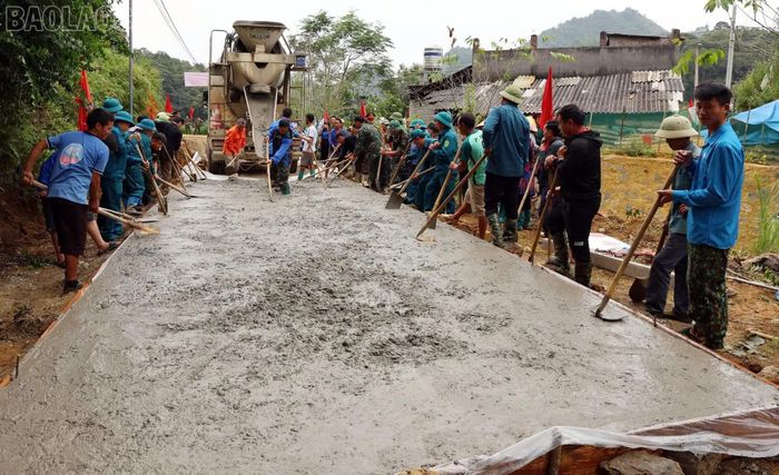 Trong đợt cao điểm, xã Bắc Hà quyết tâm thực hiện 6 công trình đường giao thông nông thôn.
