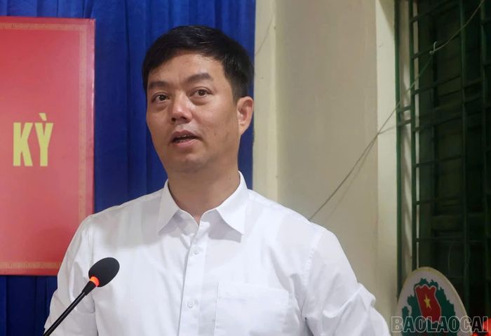 Đồng chí Nguyễn Minh Toàn - Ủy viên Ban Thường vụ, Chủ nhiệm Ủy ban Kiểm tra Tỉnh ủy phát biểu tại buổi sinh hoạt.