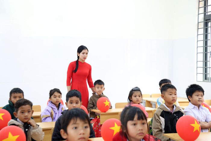 Từ sự quan tâm của Đảng, Nhà nước, giáo viên sẽ nỗ lực để thế hệ trẻ có tri thức, có trách nhiệm với quê hương