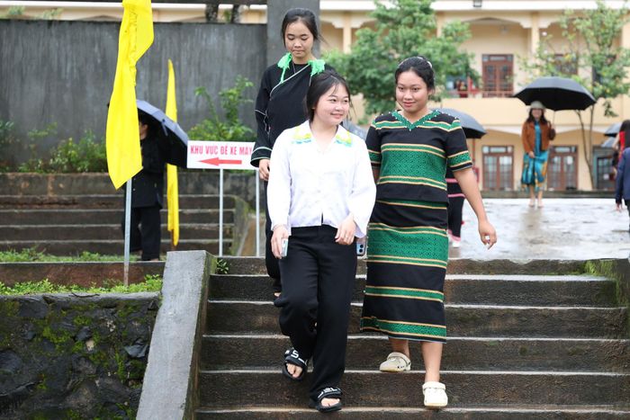 Học sinh Trường THPT Dân tộc nội trú N’Trang Lơng (Đông Gia Nghĩa) dự lễ khai giảng năm học 2026 - 2027