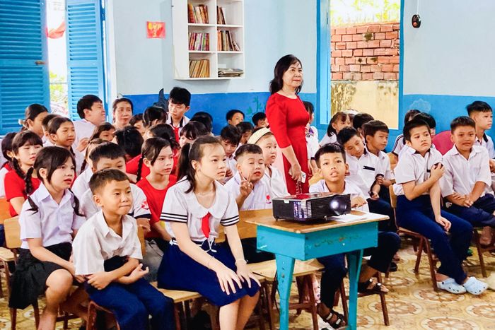 Học sinh Trường Tình Thương (phường Phan Thiết) dự khai giảng năm học mới