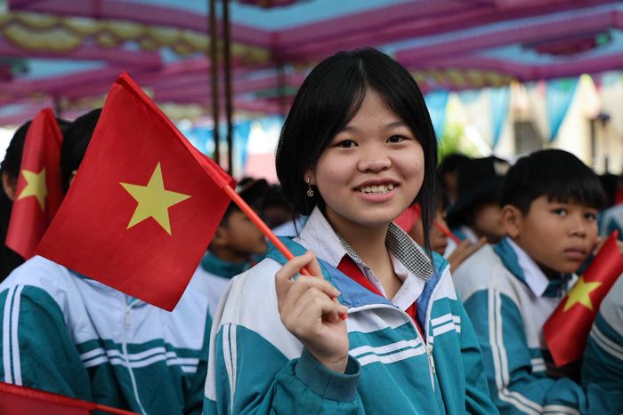 Học sinh xã biên giới Tuy Đức hân hoan chào đón năm học mới