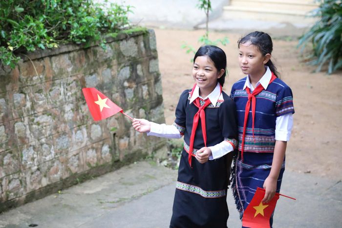 Học sinh Trường Phổ thông Dân tộc nội trú THCS - THPT tỉnh Lâm Đồng hân hoan trong ngày khai giảng