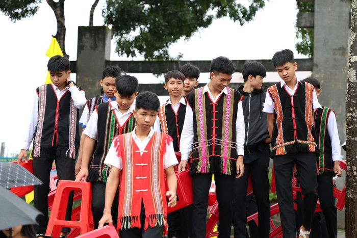 Học sinh Trường THPT Dân tộc nội trú N’Trang Lơng (Đông Gia Nghĩa) dự lễ khai giảng năm học 2026 - 2027