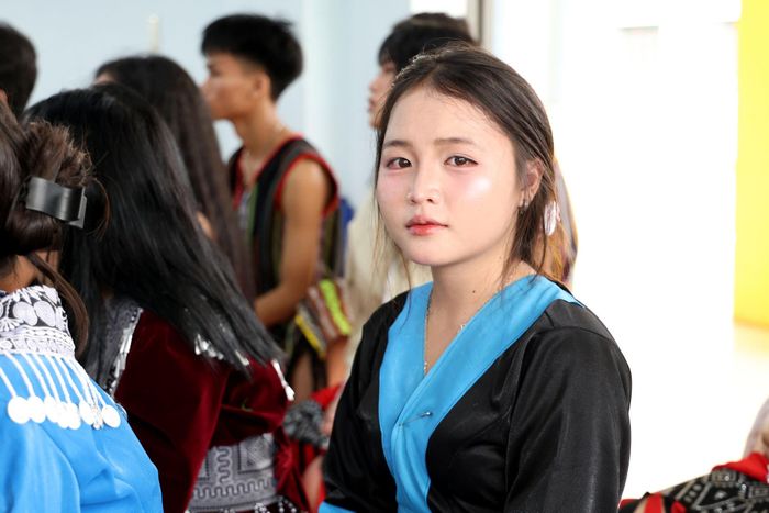 Em Vàng Thị Xuân (dân tộc Mông), học sinh lớp 10A1