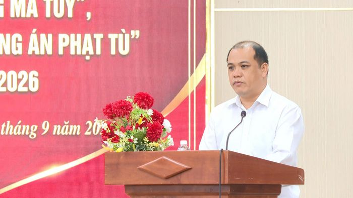Ông Trần Nguyên Lộc, Chủ tịch UBND phường Phan Thiết chỉ đạo tại hội nghị