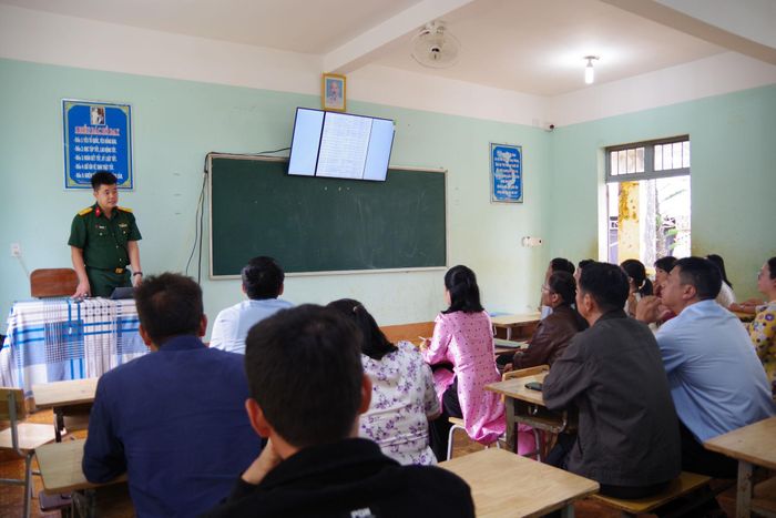 Trung tâm 286 cũng đã tập huấn cho giáo viên nhà trường kiến thức về chuyển đổi số và kỹ năng an toàn thông tin, an ninh mạng