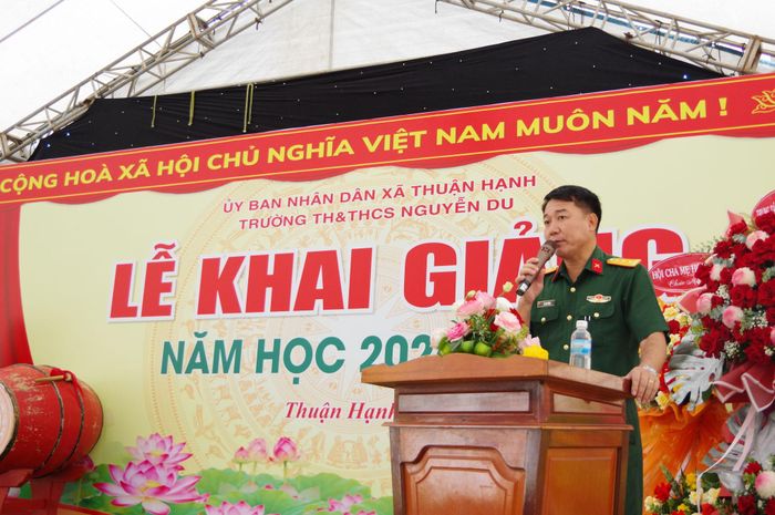 Thượng tá Lê Anh Dũng, Bí thư Đảng ủy, Chính ủy Trung tâm 286 phát biểu tại buổi lễ