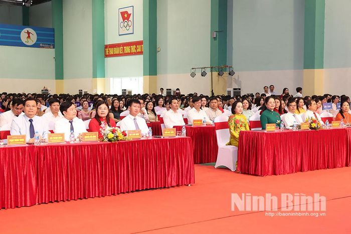 Các đại biểu dự Lễ khai giảng.