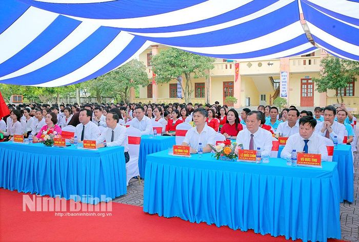 Các đại biểu dự Lễ khai giảng.
