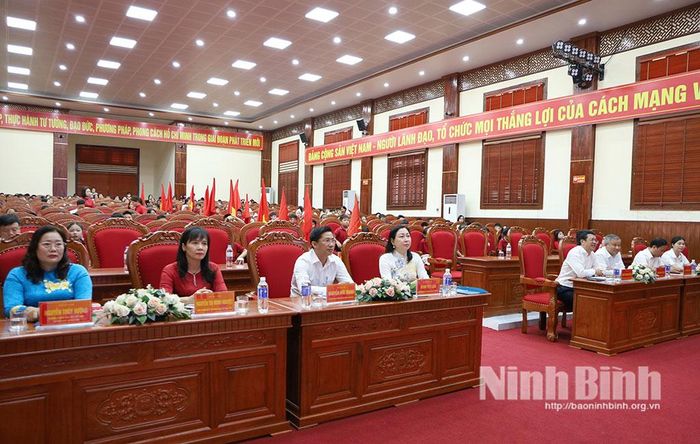 Các đại biểu dự Lễ khai giảng năm học mới.